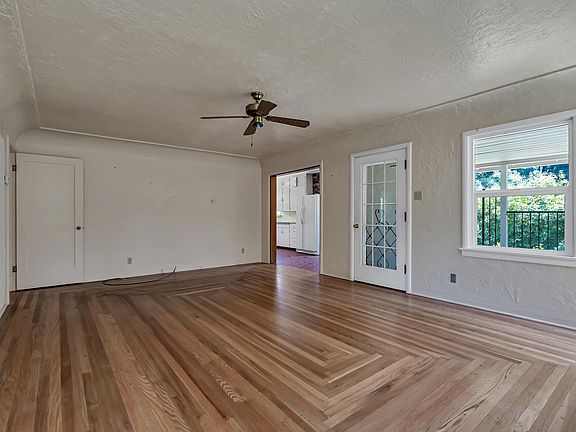 5th image of 9626 Deschutes Rd