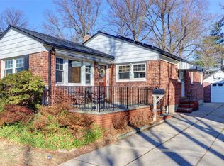 82-25 243rd St, Jamaica, NY 11426