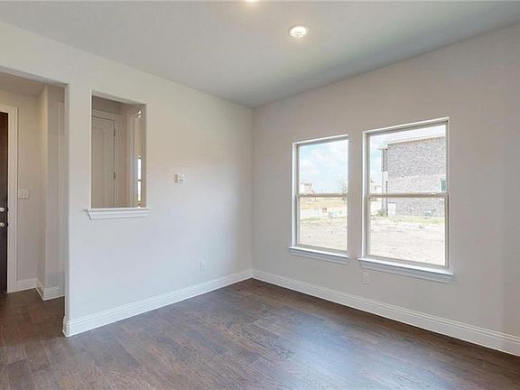 3rd image of 4728 Cash Dr