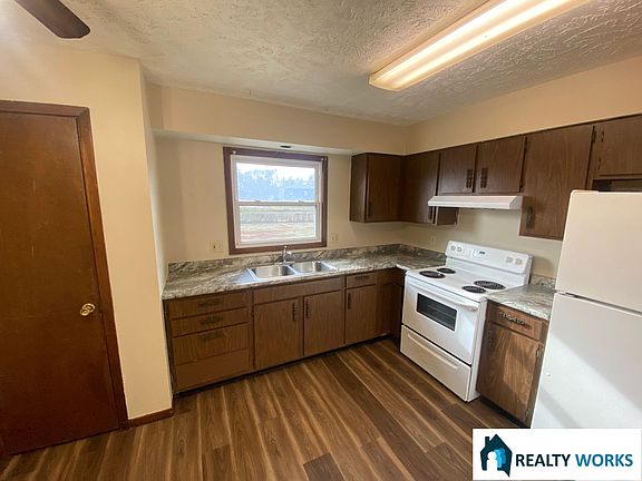 2nd image of 1611-1635 Deweese Dr #1627