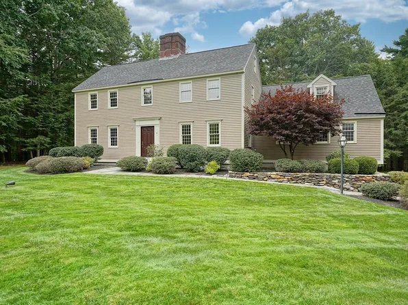 18 Bradley Lane, North Hampton, NH 03862