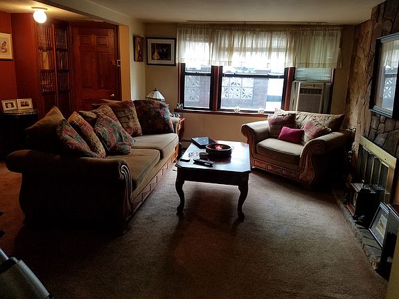 3rd image of 343 Leonard St