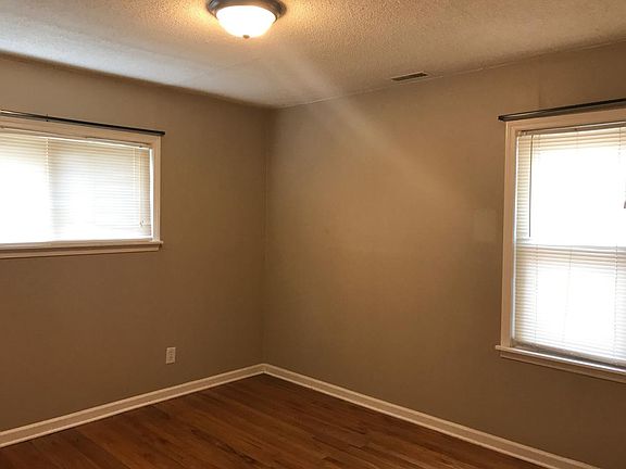 5th image of 609 E Harwood Ave