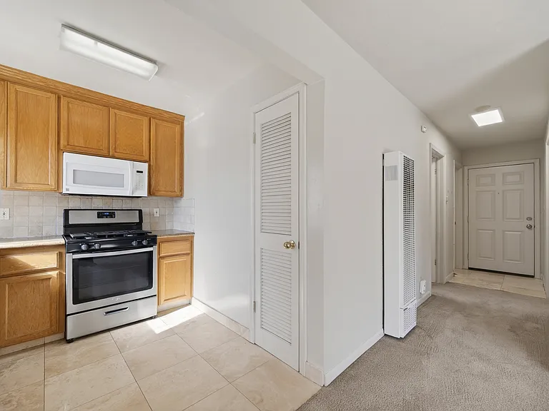 1866 Dwight Way — Photo 7