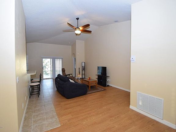 3rd image of 1020 Venetian Dr Unit 201