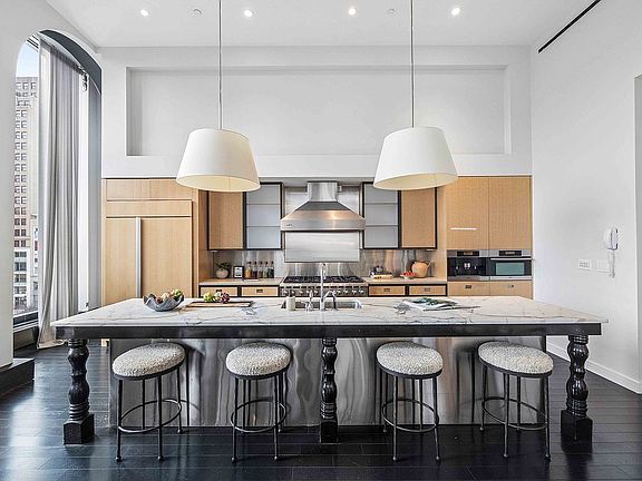 2nd image of 15 Union Sq W #16