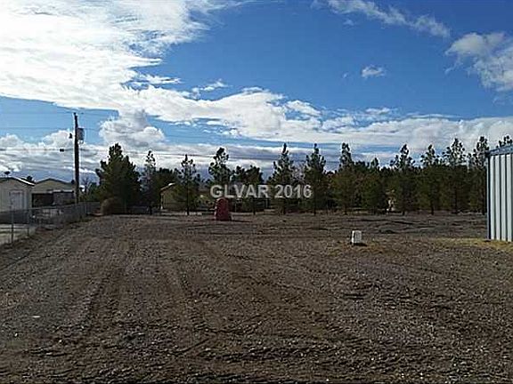 3rd image of 711 W McMurray Dr
