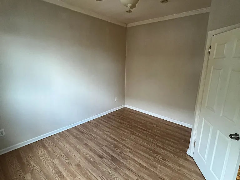 43 E 17th St #2 — Photo 6