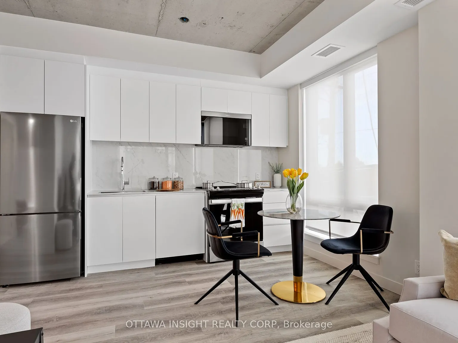 3 bed, $2,950 — Photo 2