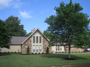 1439 Ashstone St, Germantown, TN 38138