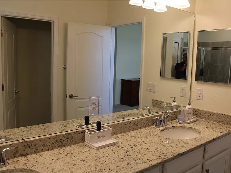 6647 Clairborne Ln — Photo 16