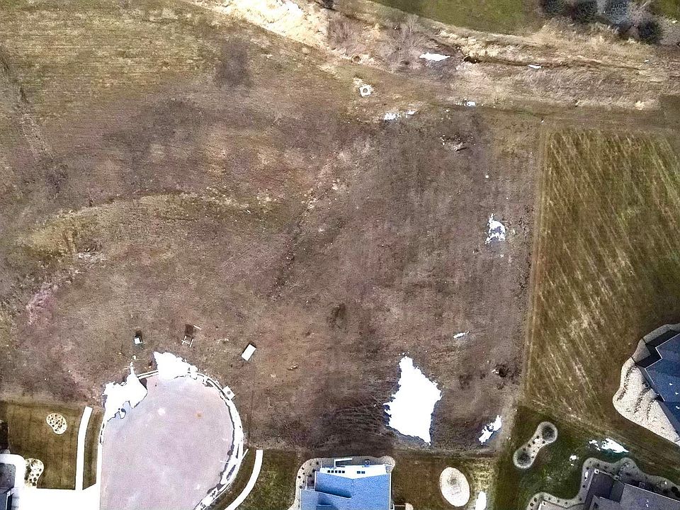 2nd image of 212 N Tumble Creek Cir
