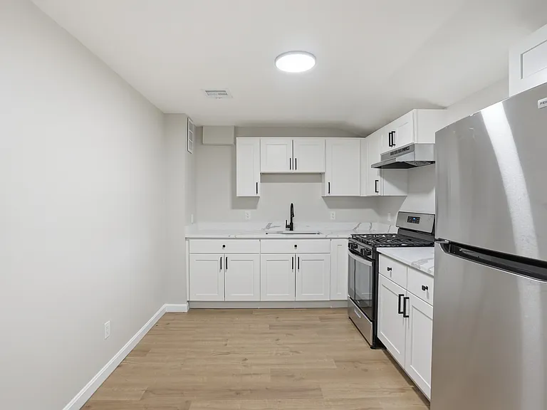 800 Douglas Ave #1 — Photo 5