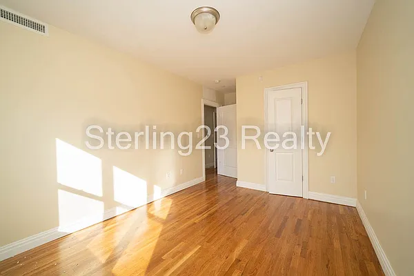 Rented by Sterling Realty Solution Inc | media 6