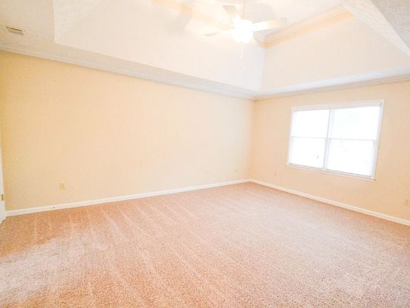 5th image of 2595 Oak Village Pl NE