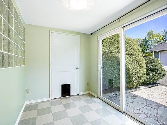 2nd image of 1307 Cypress Ln
