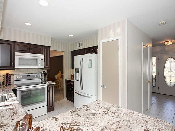 5th image of 1474 Cedarwood Dr