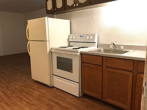 3rd image of 2021 N Jefferson St Unit 25