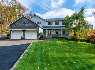 200 Longhouse Rd, Hewitt, NJ 07421