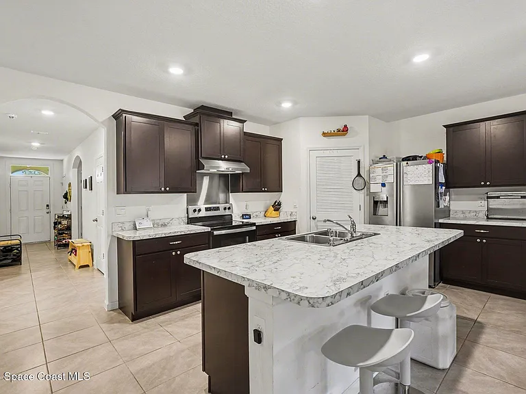 1563 Leeward Ave SE — Photo 6