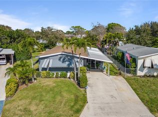 6907 SE Delegate St, Hobe Sound, FL 33455