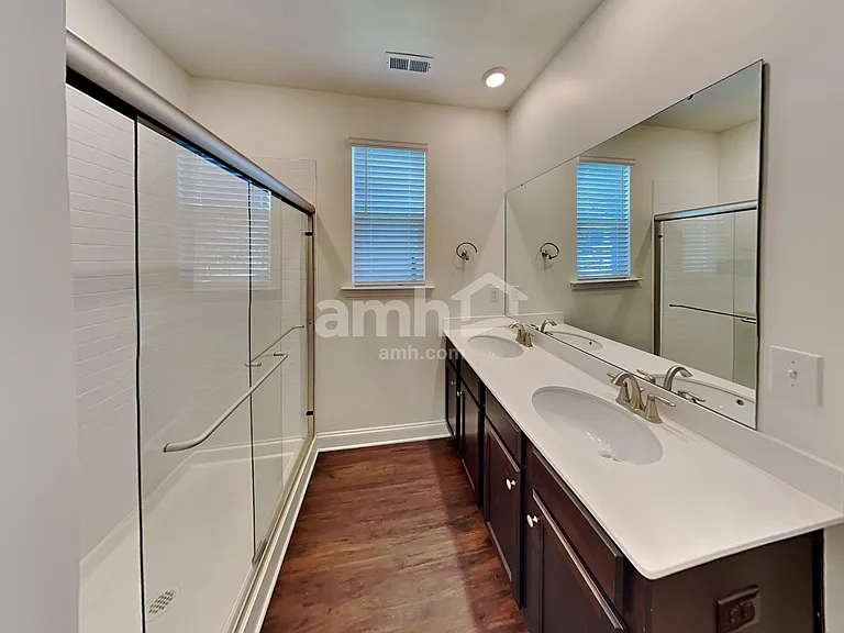 561 Rivermist Dr — Photo 13