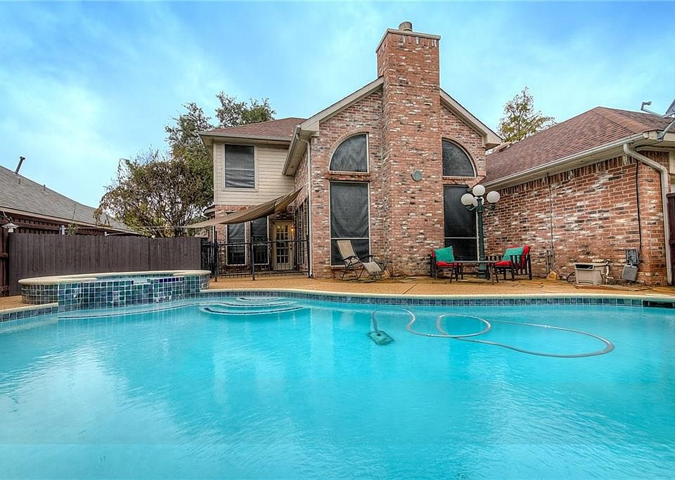 1st image of 2712 Hyacinth Dr