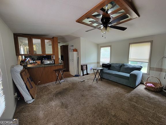 2nd image of 185 Bearcreek Rd