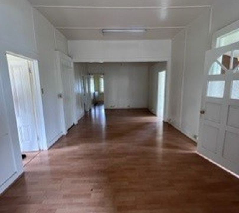 2nd image of 27 Ululani St