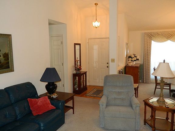 5th image of 2926 Fox Run Ct