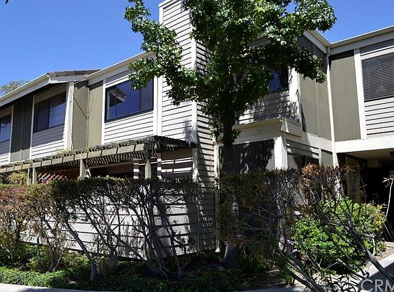 2nd image of 27150 Hidaway Ave Unit 4