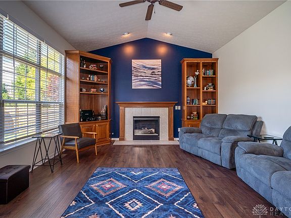3rd image of 420 Ashbury Farms Dr