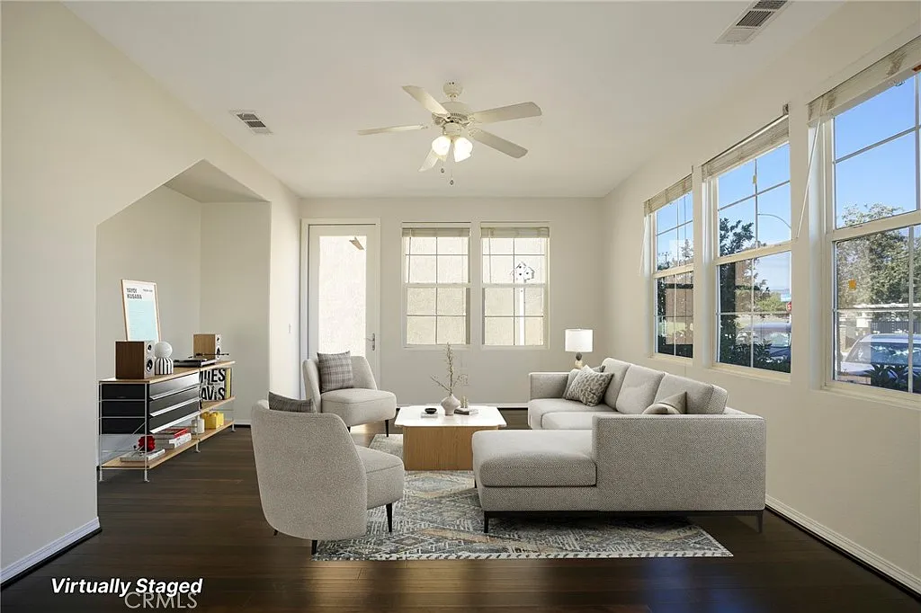 3 bed, 1932 sqft, $4,500 — Photo 1