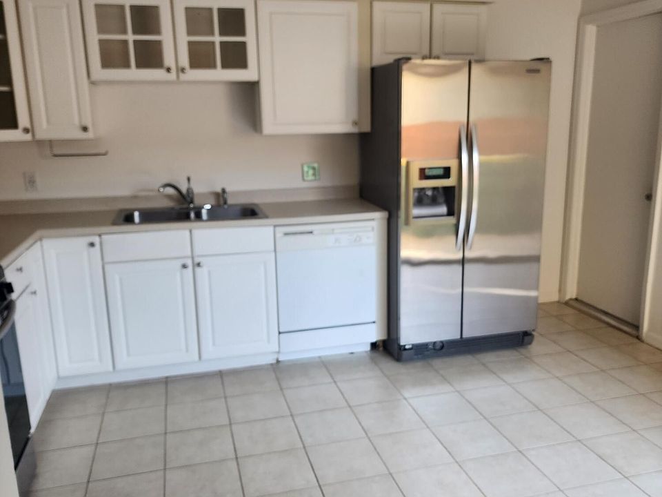 2nd image of 34 Bogart Pl #0
