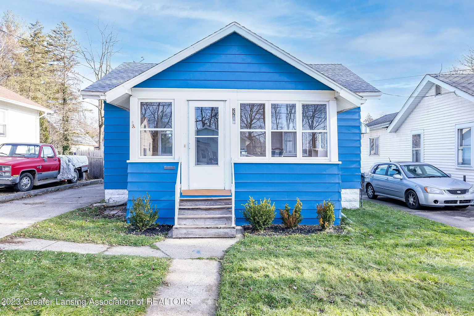 2213 Forest Ave photo 1