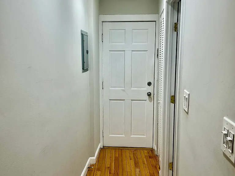 220 Hanover St #21 — Photo 15