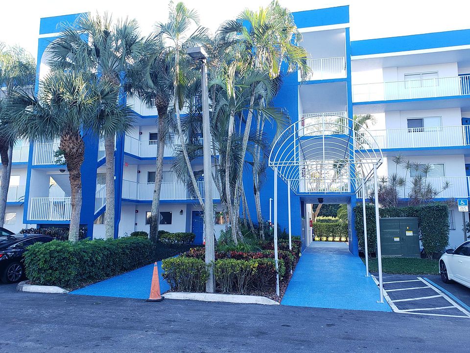 1st image of 4734 Lucerne Lakes Boulevard E #406