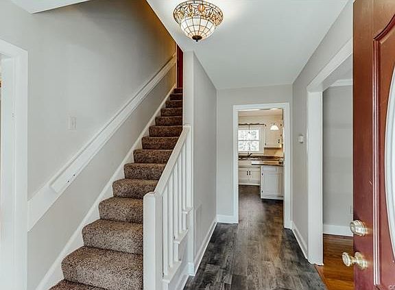 4th image of 4900 Bur Oak Ct