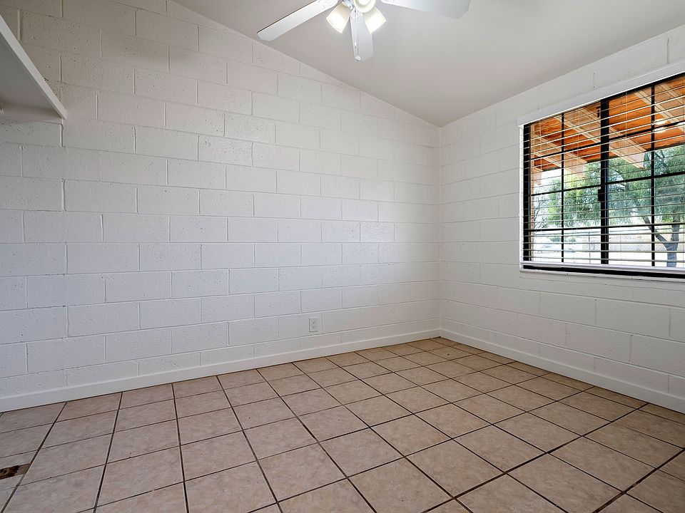 10-web-or-mls-2444 E Danbury Rd 4--6_12202024