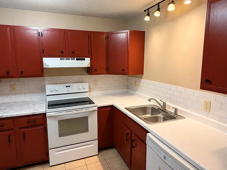 34 Bayberry Ln #34 — Photo 2