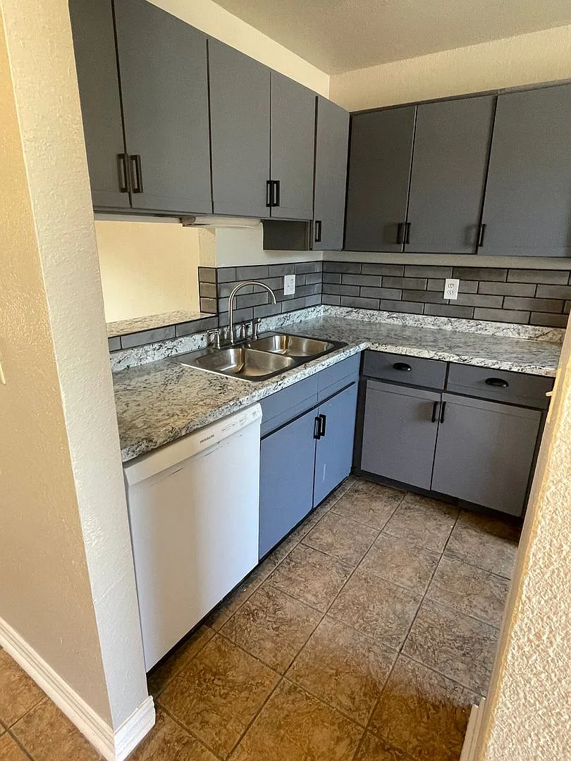 3 Bedroom 2 Bath Condo By Unt — Photo 4