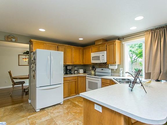 5th image of 8211 Quatsino Dr