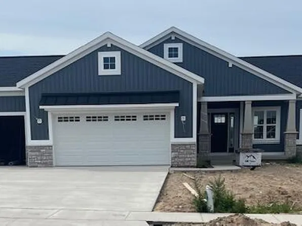 3934 Boulder View Dr, Belmont, MI 49306