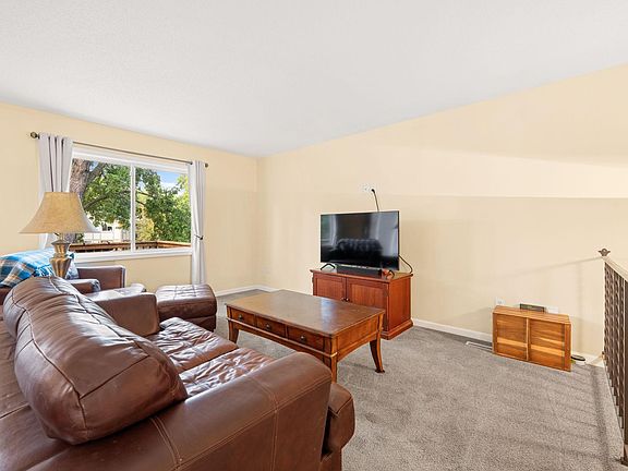 4th image of 7864 Yucca Ln N