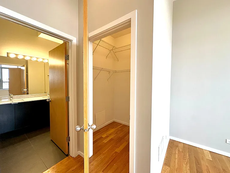 2157 N Damen Ave #305 — Photo 26