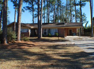 6420 Whitehall Dr, Fayetteville, NC 28303