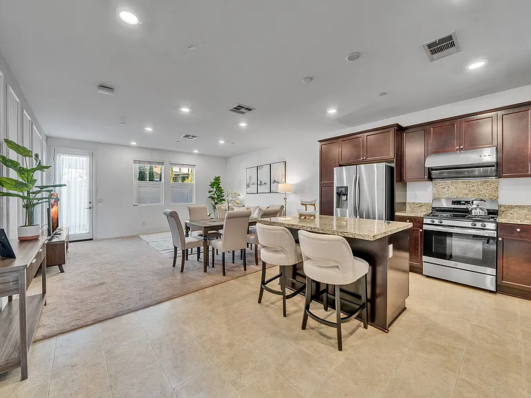 5910 Sendero Ave — Photo 5