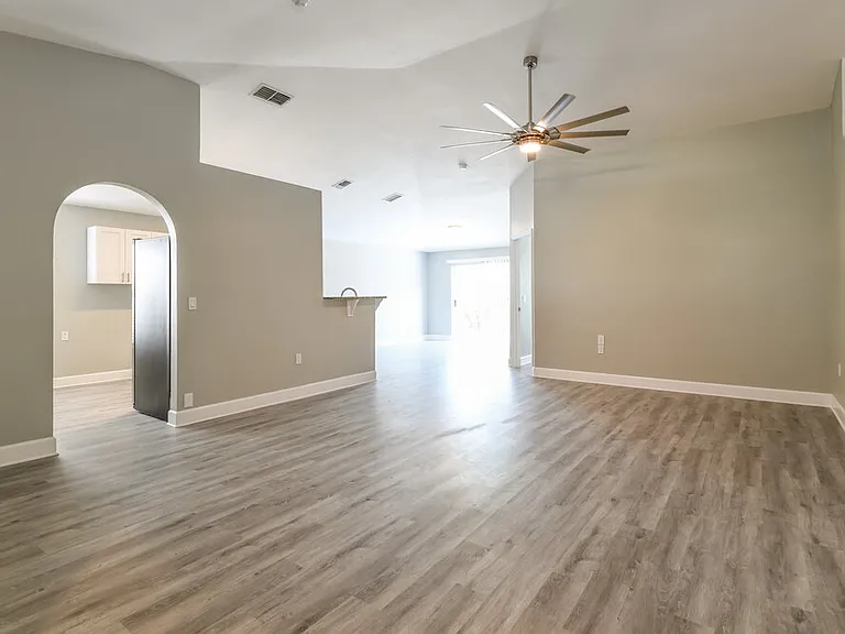 807 Rocky Mountain Ct — Photo 4