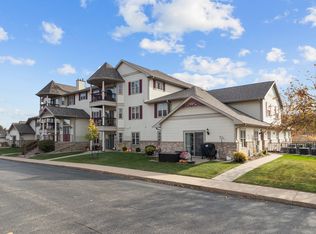 W6139 Victorian Dr APT 8, Appleton, WI 54915