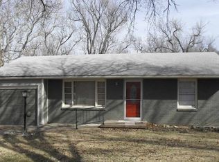 1210 N 7th St, Arkansas City, KS 67005